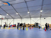 Estrutura interna do centro de treinamento de basquete de tamanho padrão