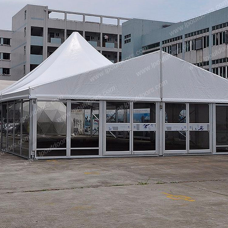 Tenda de luxo com parede de vidro de alto pico ao ar livre para evento de festa