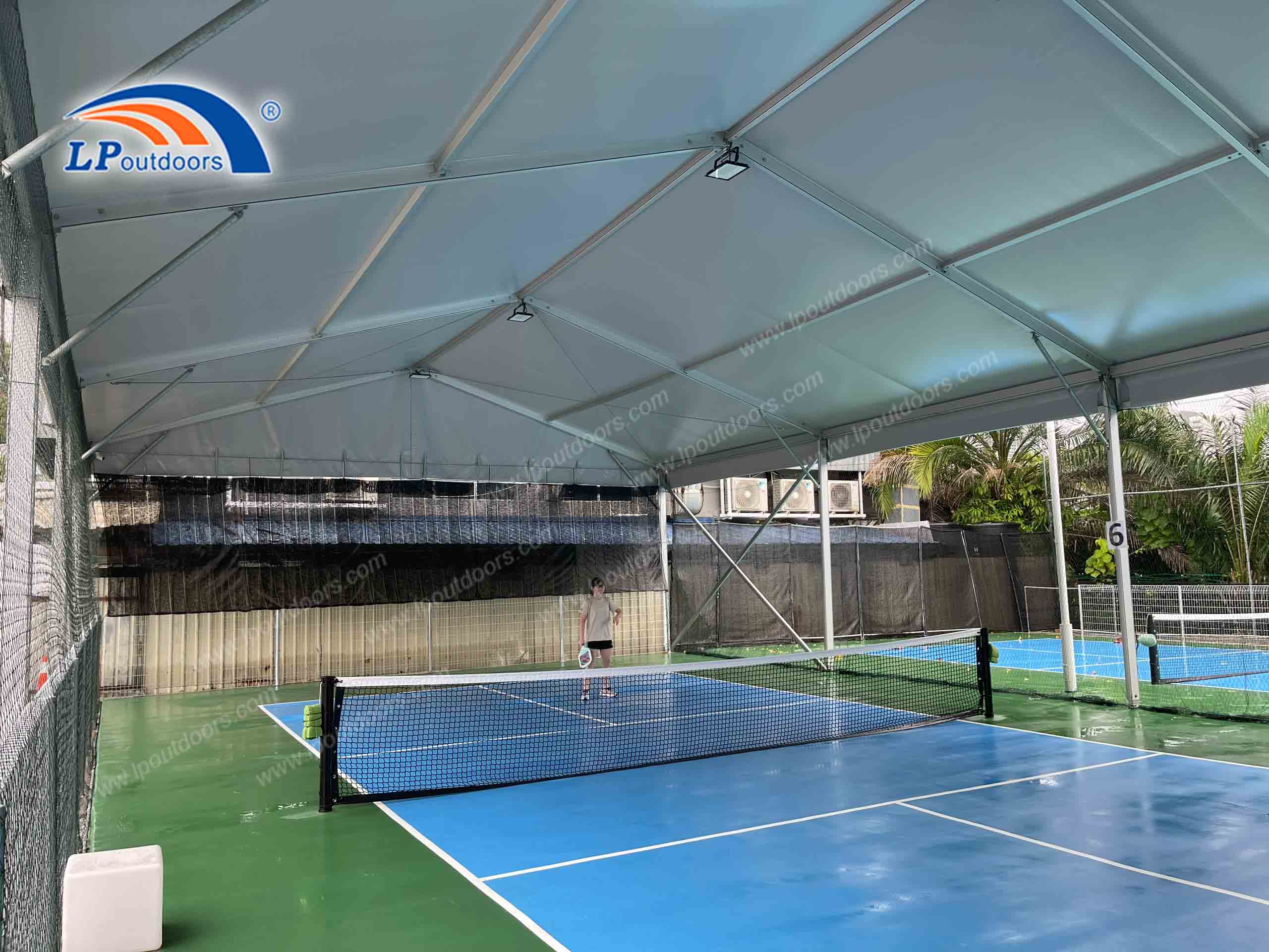 Cobertura comercial para quadra de pickleball ao ar livre