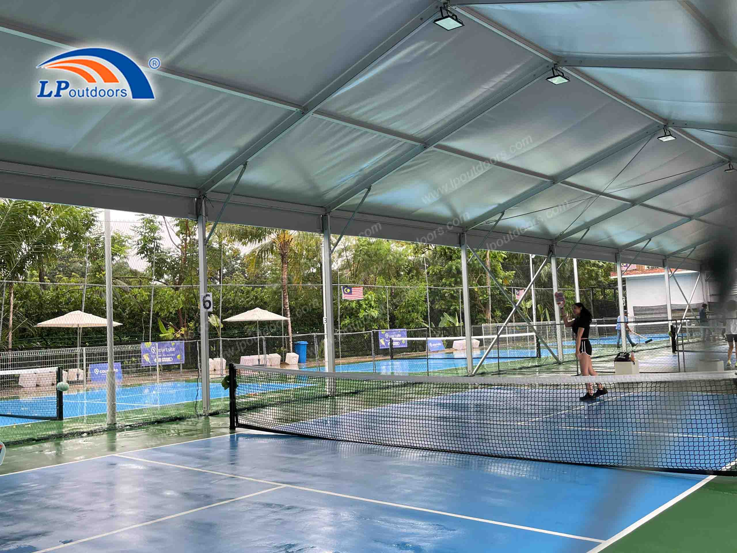 Cobertura comercial para quadra de pickleball ao ar livre