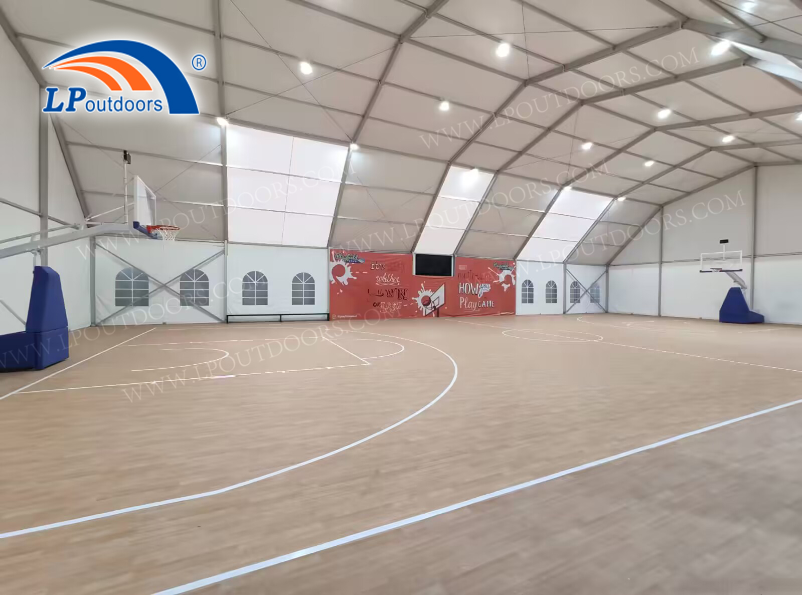 Edifício de salão de basquete poligonal de alto afastamento