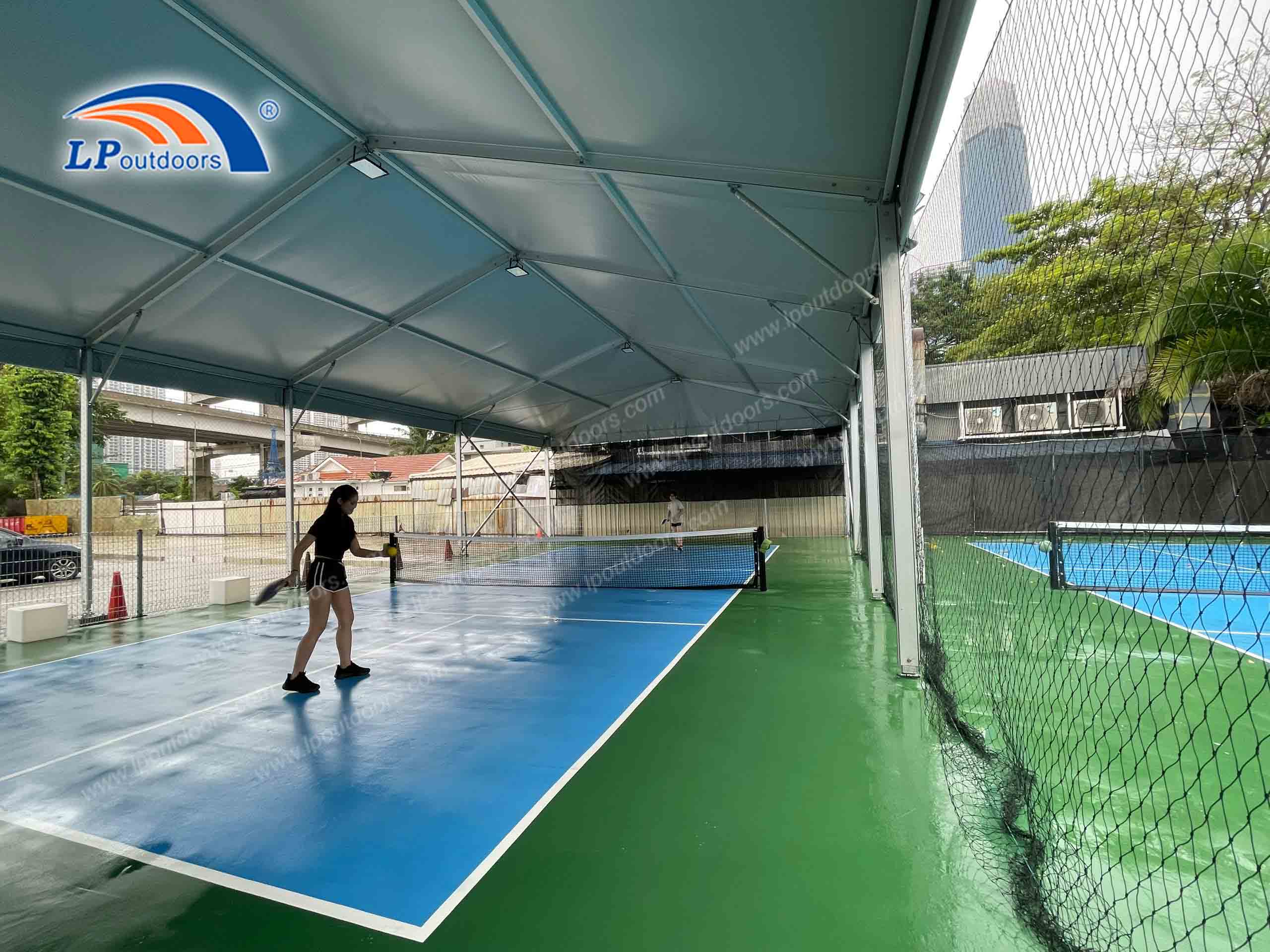 Cobertura comercial para quadra de pickleball ao ar livre