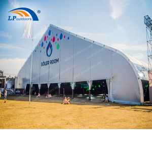 Tenda curva de alumínio branco de 50m para concerto de música eletrônica