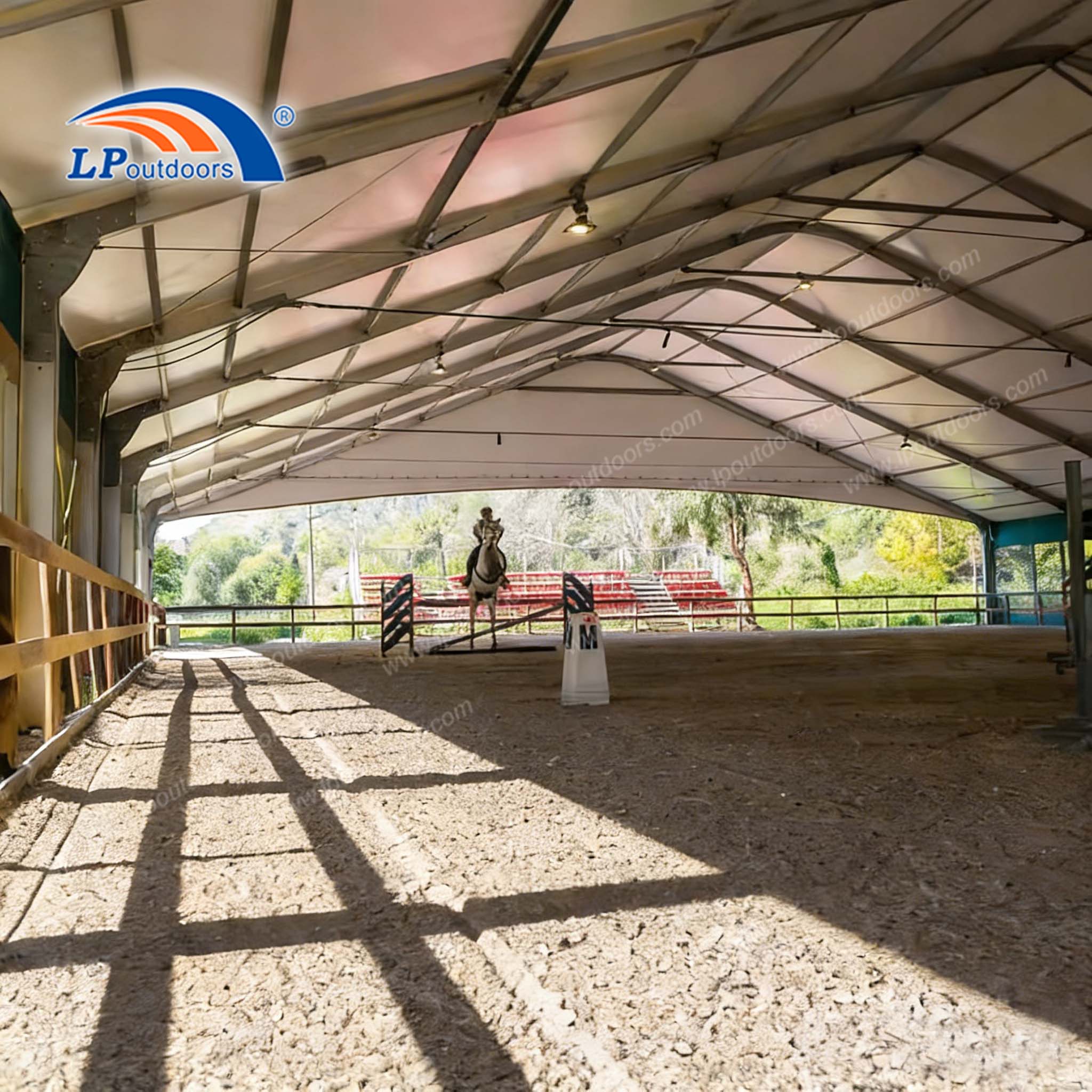 Salão Hípico para Venda | Arena de treinamento equestre coberta