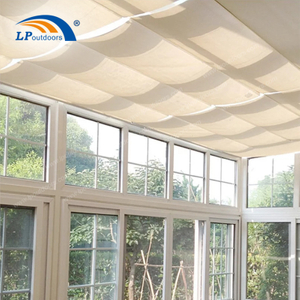 A pérgula retrátil durável do HDPE para o pátio exterior relaxa a máscara e o estilo