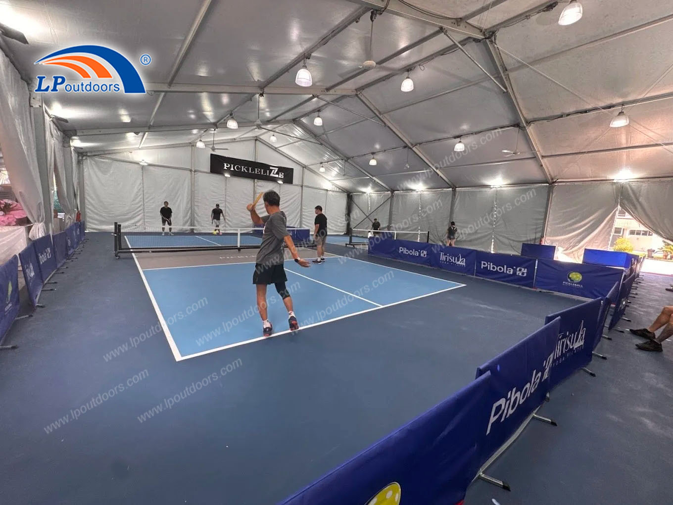 Estrutura de sombra padrão do tamanho da quadra de pickleball