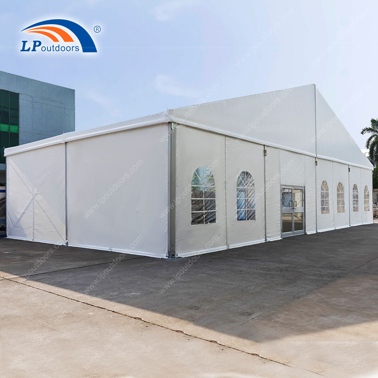 Tenda branca para eventos ao ar livre para aluguel e venda em Uganda