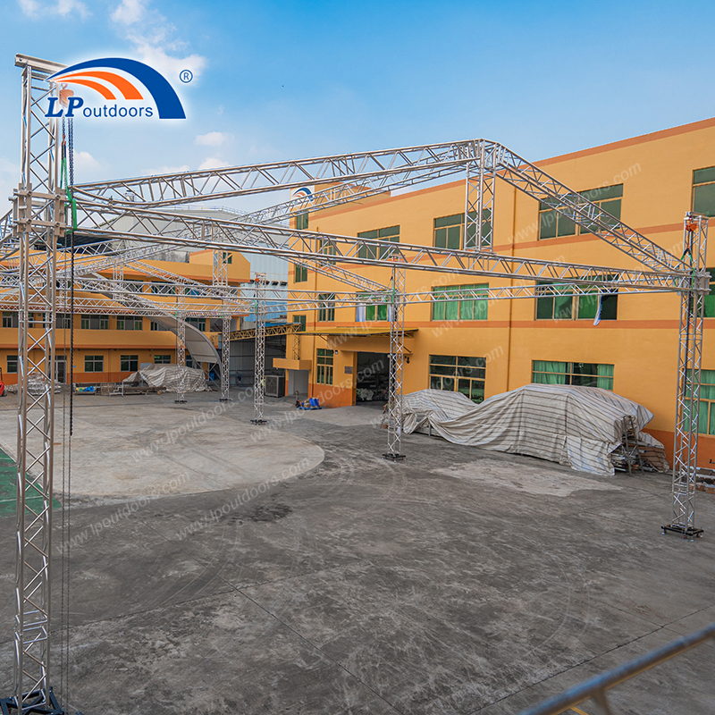 Como instalar treliça de palco de alumínio 16x32x8m