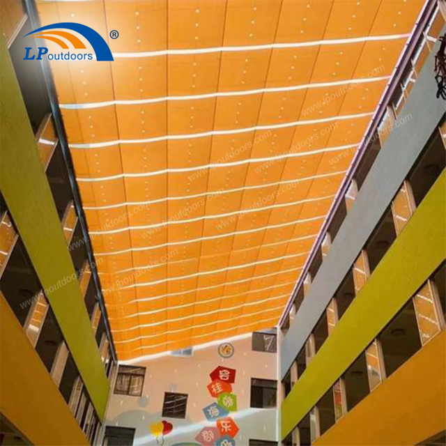 Pérgola retrátil de HDPE comercial para terraços de hospitalidade