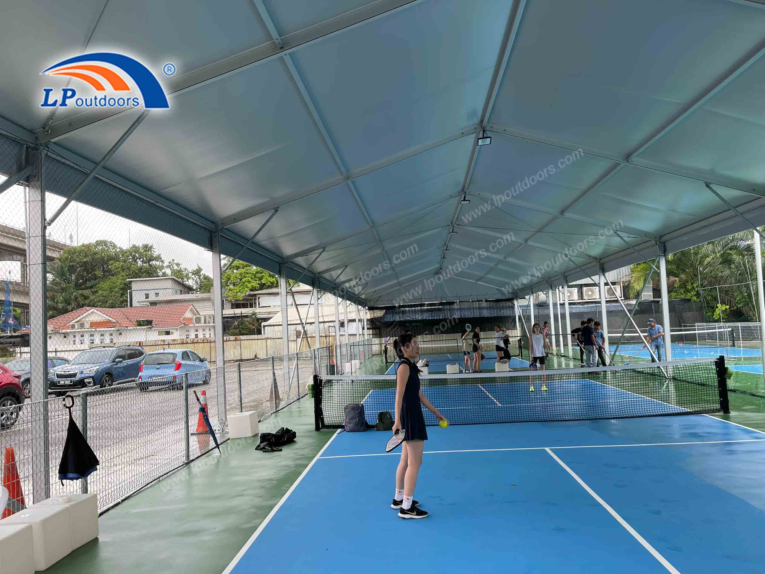 Cobertura comercial para quadra de pickleball ao ar livre